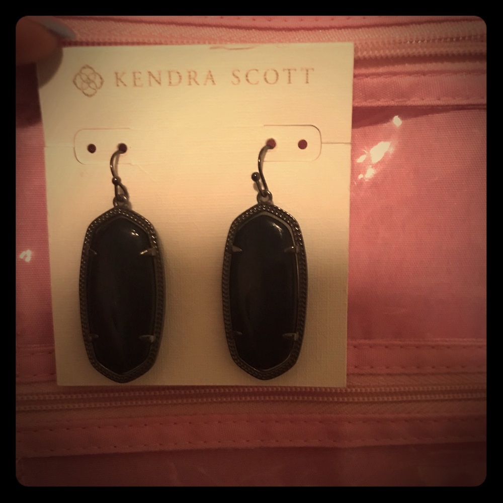 Kendra Scott Elle earrings